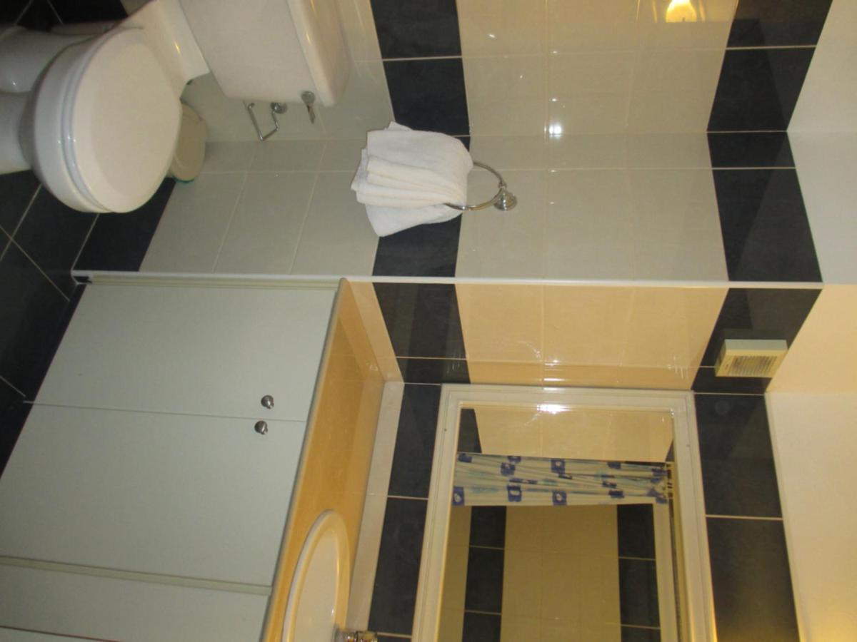 West End Hotel Peyia