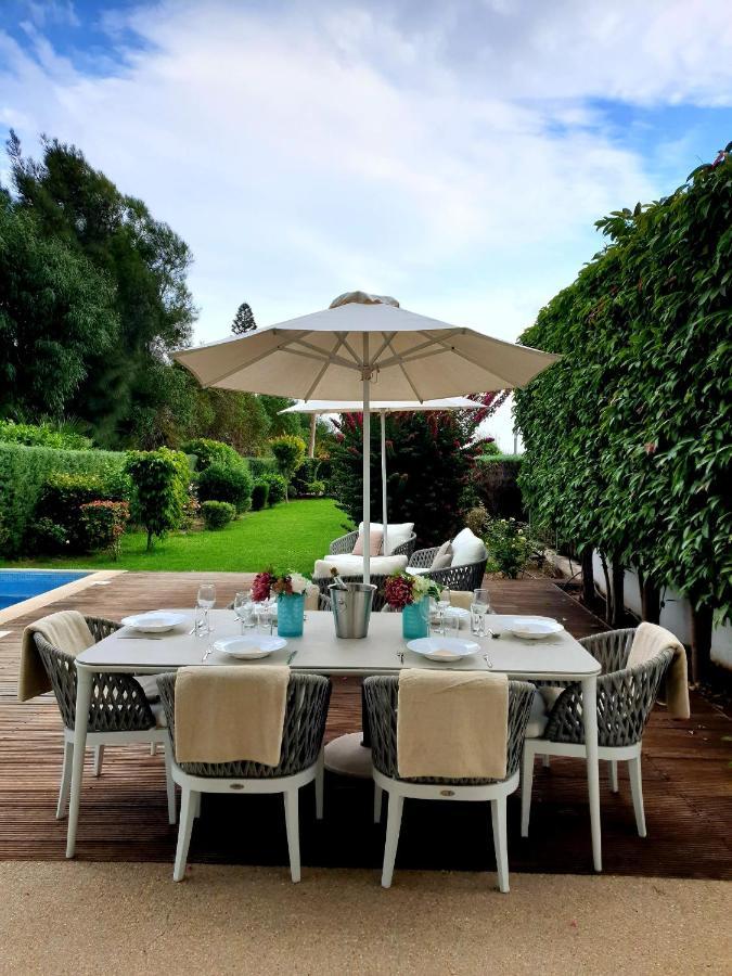 Vakantiehuis Luxury Beachfront With Private Pool, Yoga & Sea Adventures Larnaca
