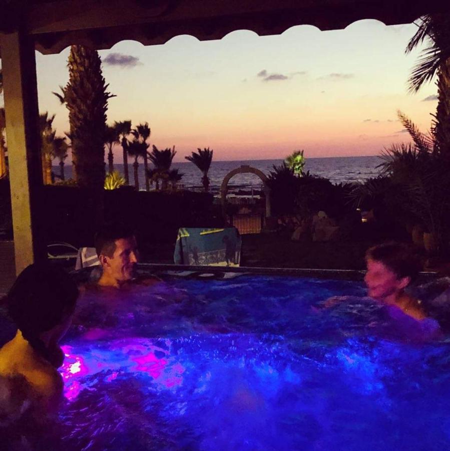 Villa Shack *