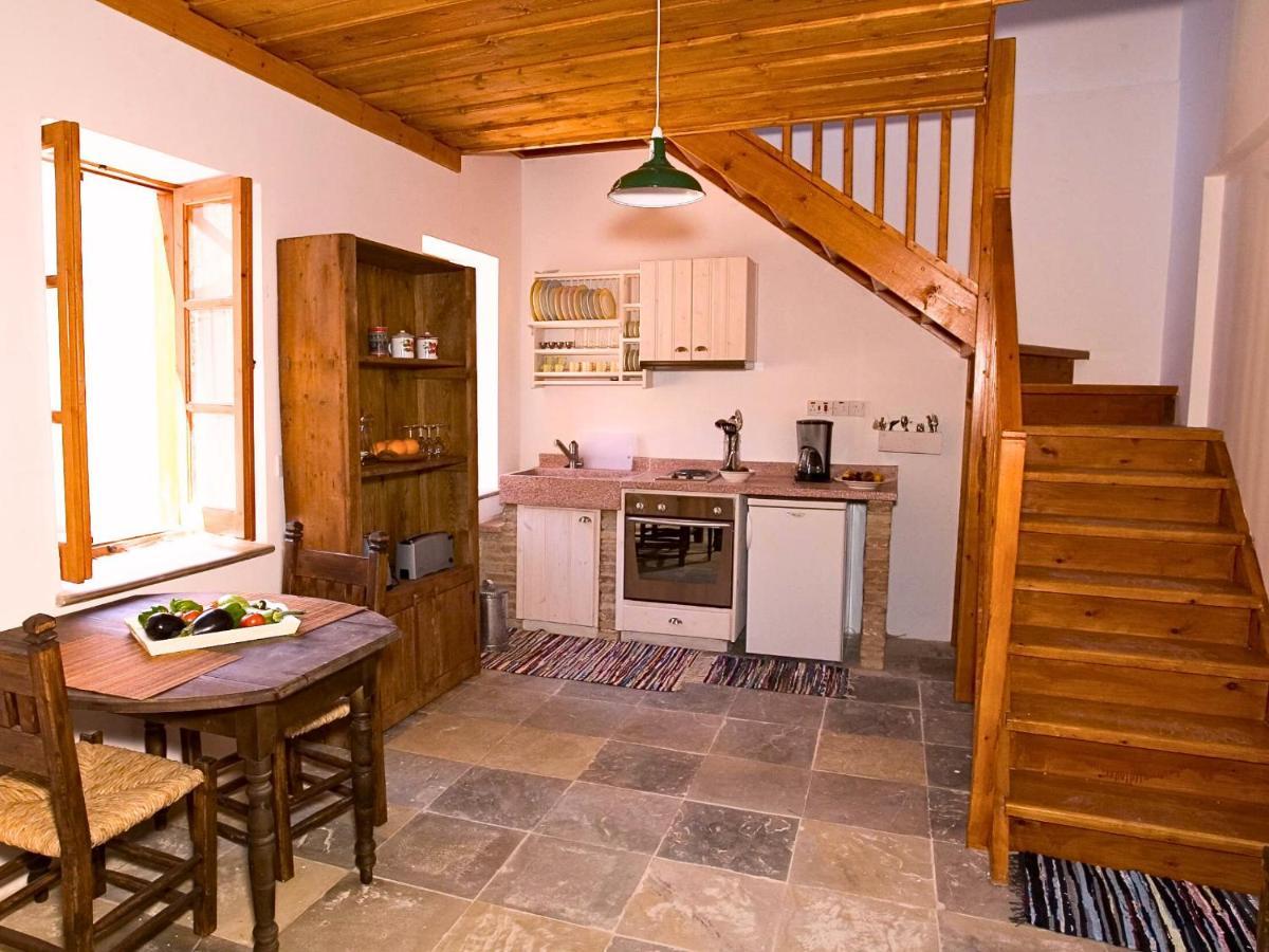 Eveleos Apartment *