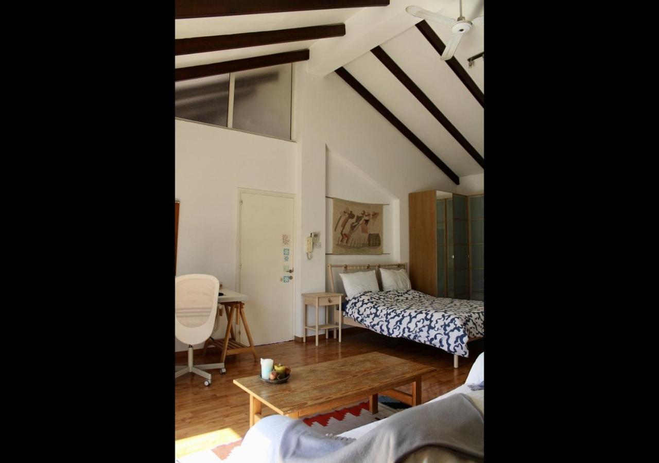 Guest house Ensuite By The Beach, Entire Independent Unit