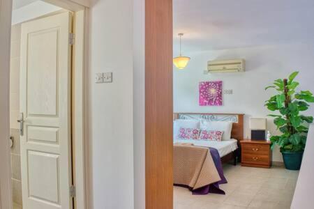 Apartment Joya Cyprus Maroon Garden *