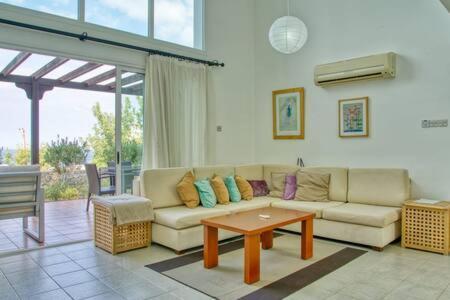 Joya Cyp Strawberry Garden Holiday home