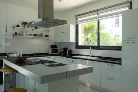 Joya Cypern Seaside Luxurious And Private Pool Villa Akanthou