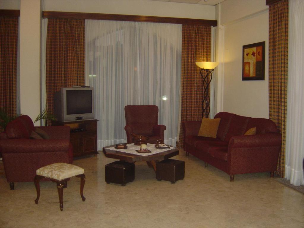 Layiotis Aparthotel
