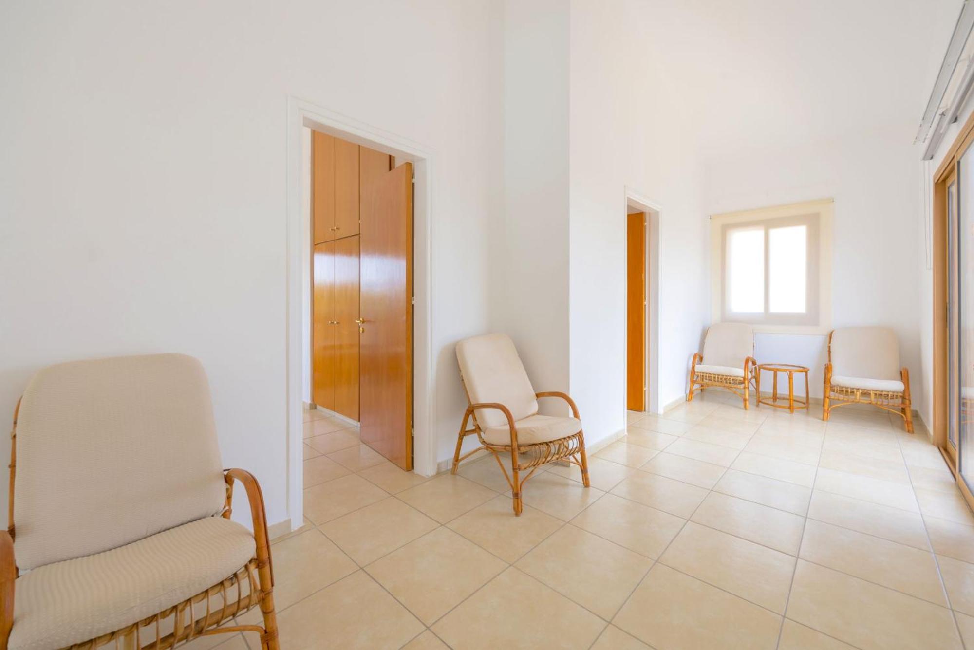 Villa Ira Finiki