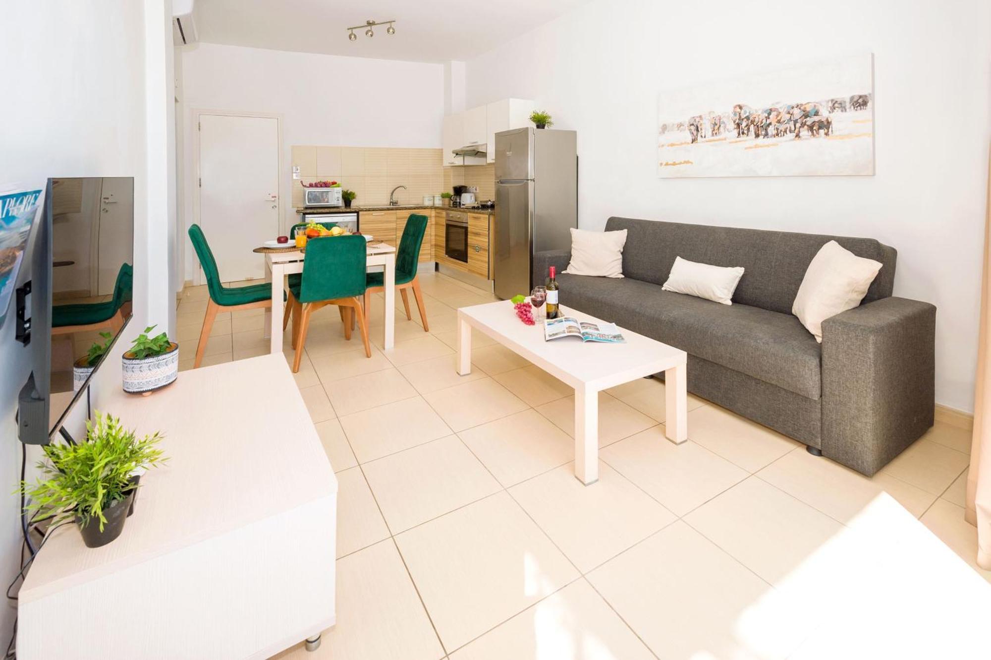 Alicia - Coralli Beachfront *