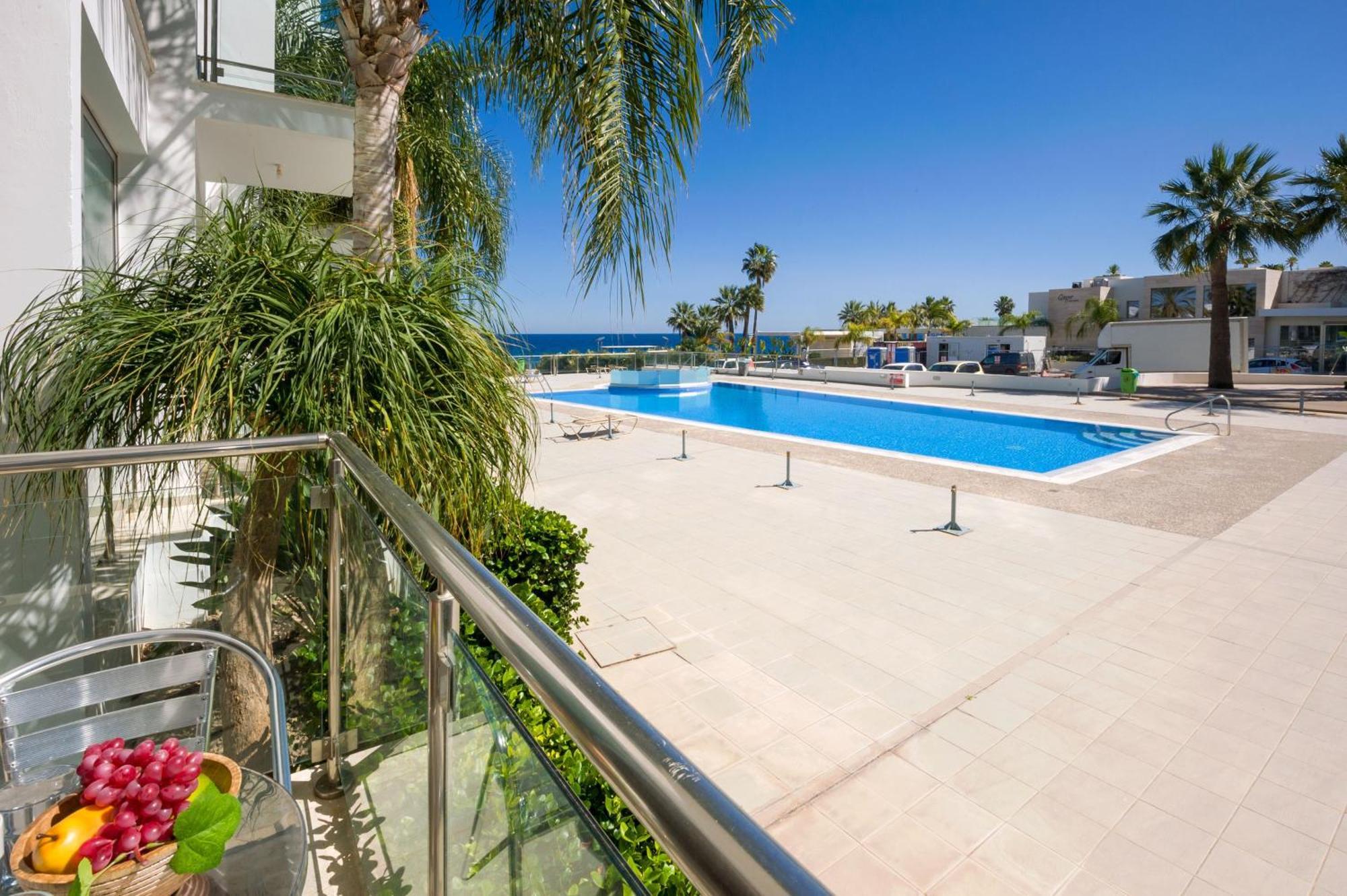 Alicia - Coralli Beachfront *