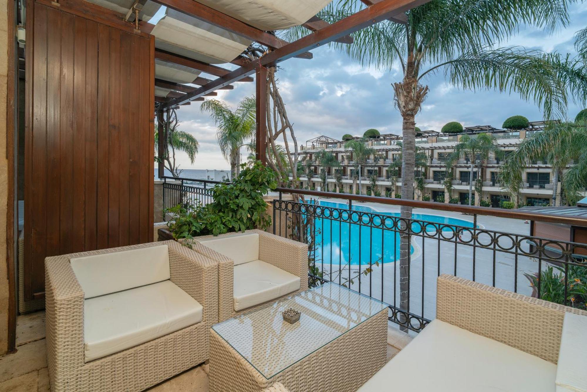 Hotel Cratos Premium Casino & 5*