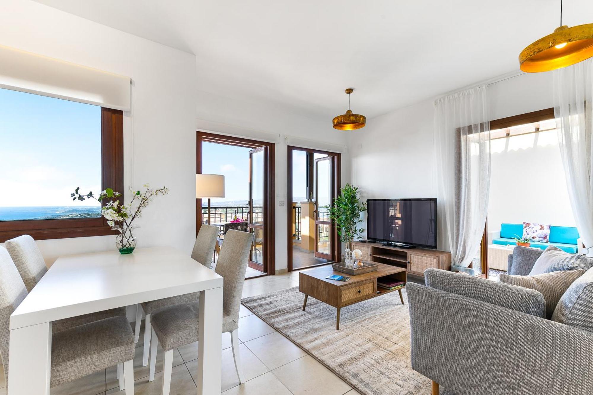 1 Bedroom Pyrgos With Beautiful Sea And Sunset Views, Aphrodite Hills Apartment