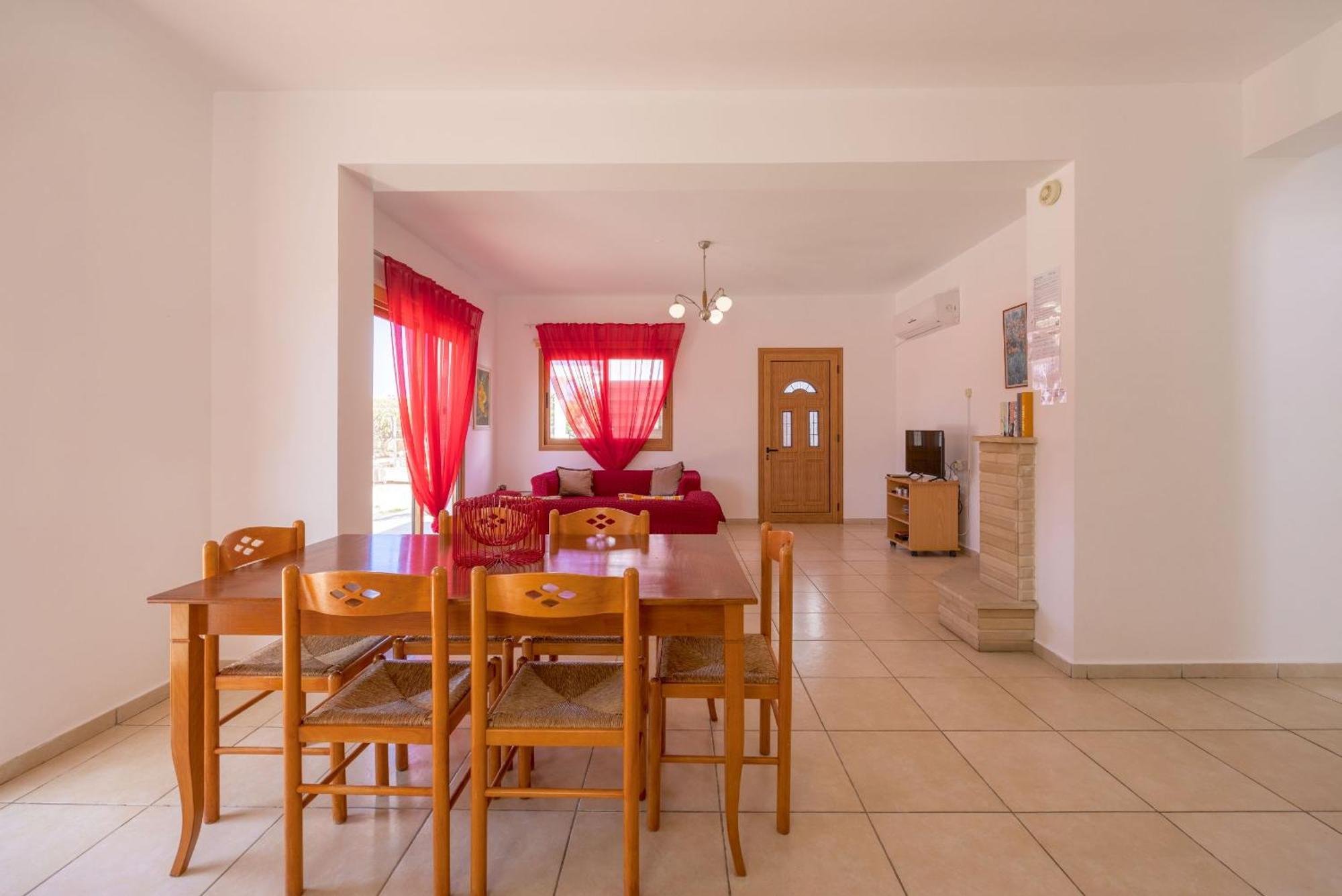 Ira Finiki Villa *