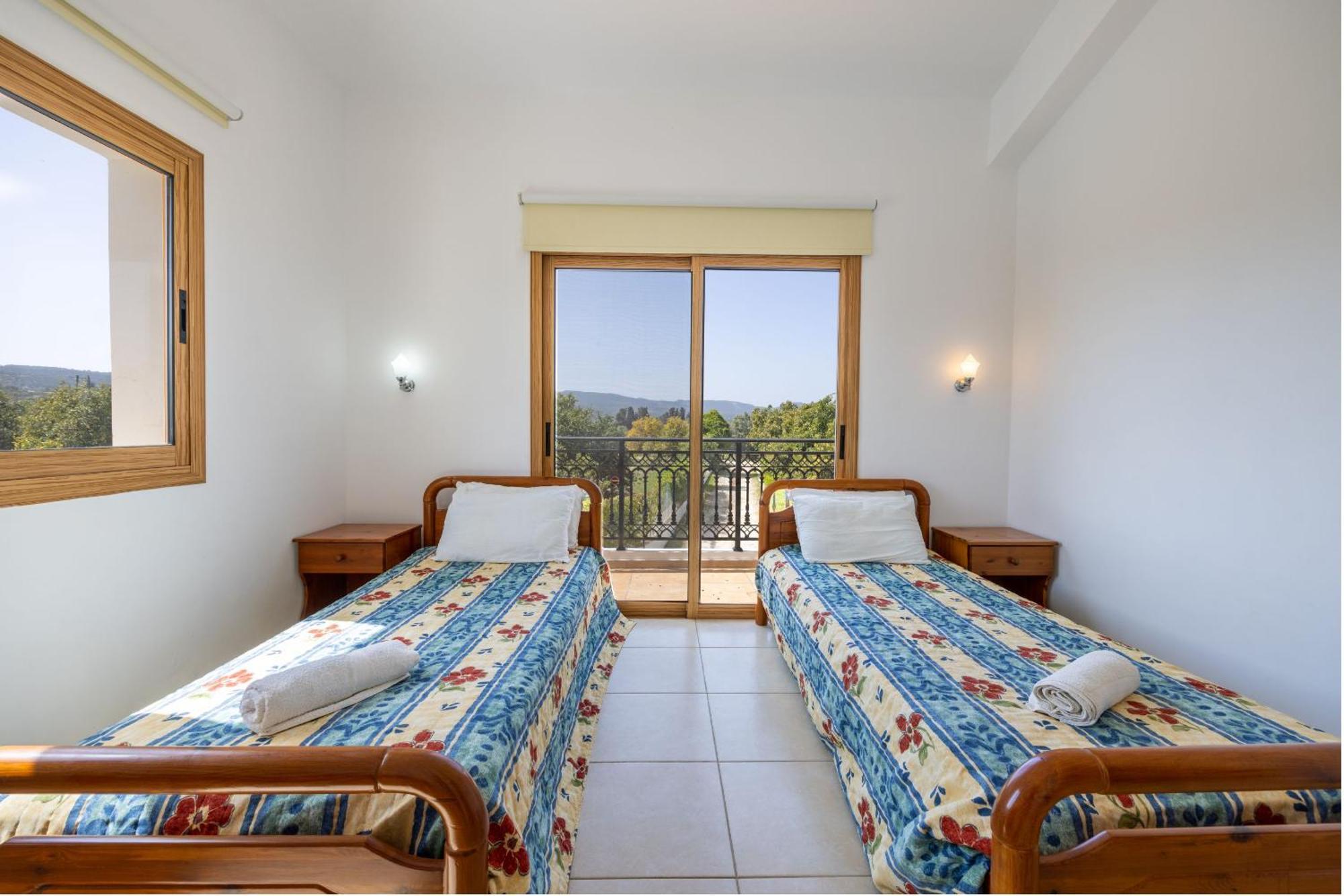 Ira Finiki Villa
