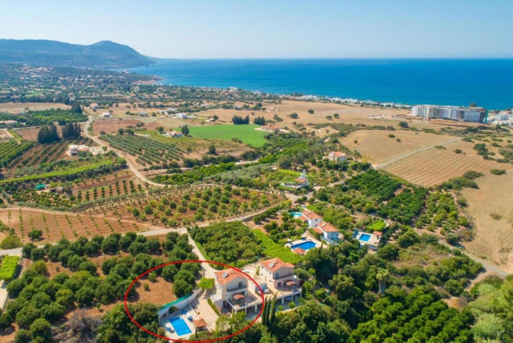 Ira Finiki Villa