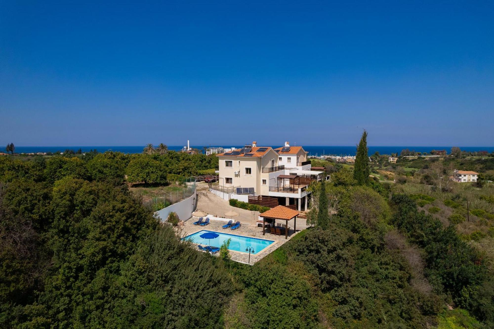 Villa Ira Finiki *