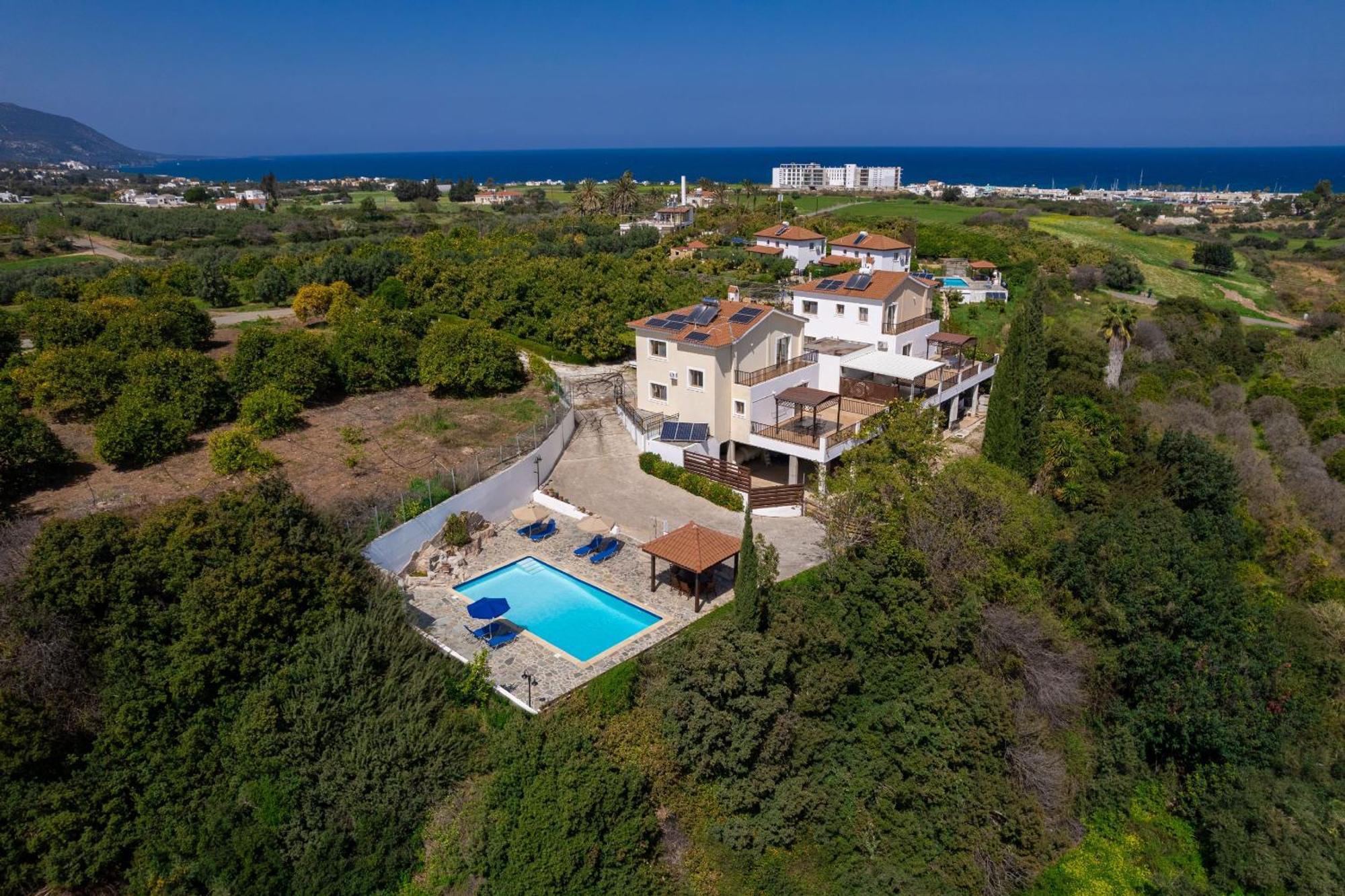 Ira Finiki Villa