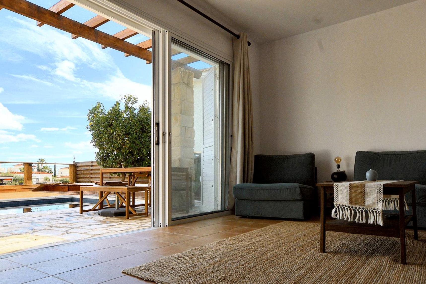 Villa Aura - In