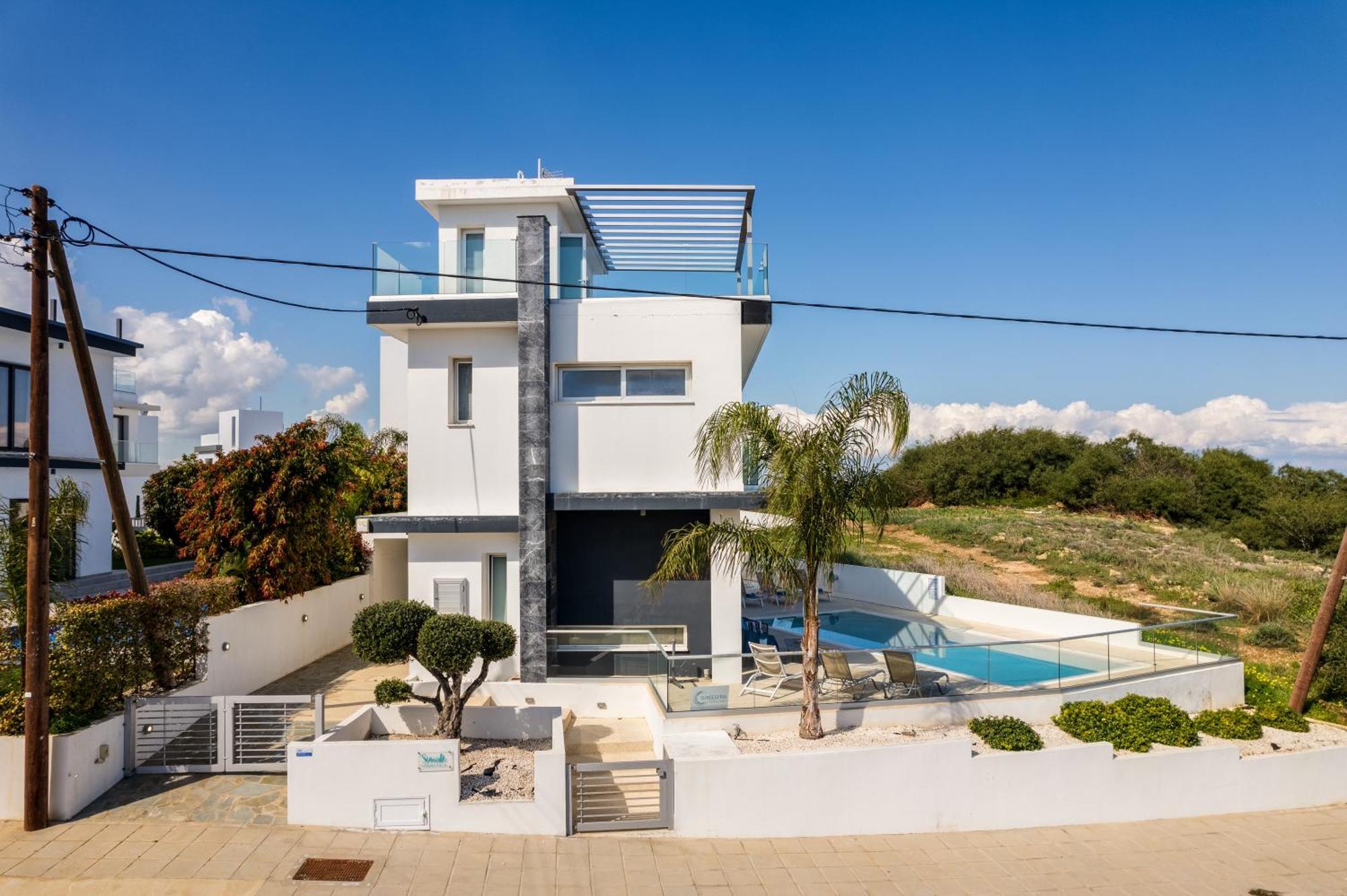Seaside Luxury Paralimni