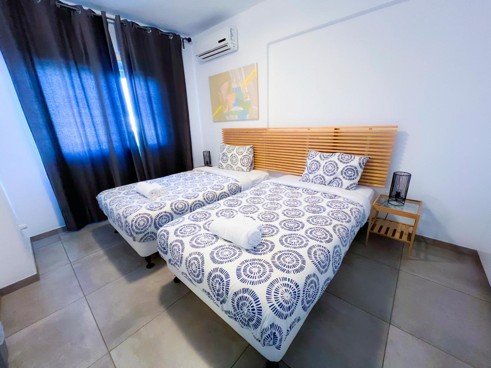 Panoramic Sea View - 2bed Apartment *