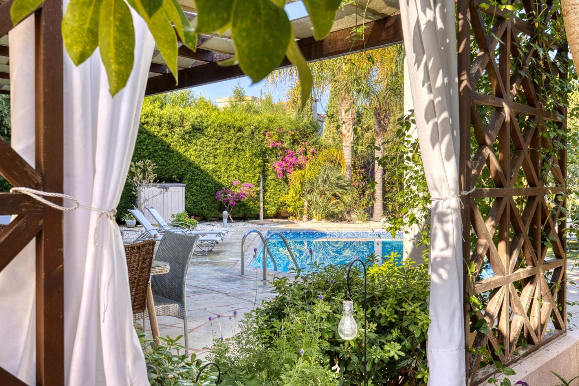 Aria Villa *
