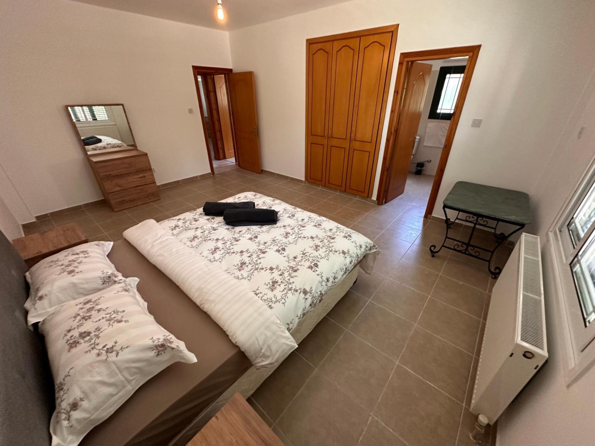 Villa Kyrenia/alsancak 4-room With Private Pool *