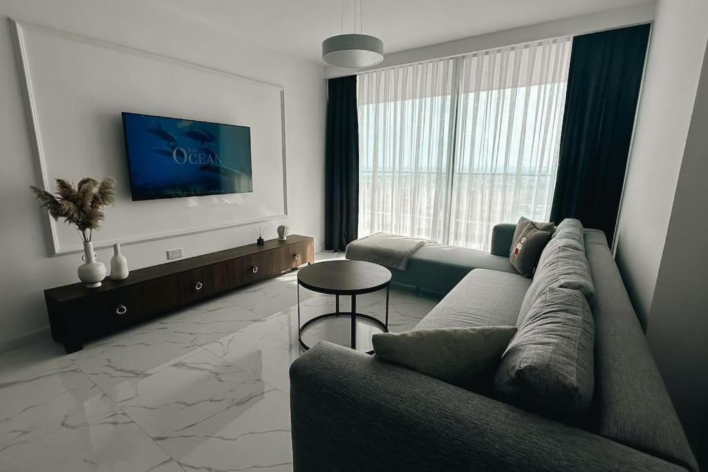2 Bedroom Amazing Sea View Grand Sapphire Apartment