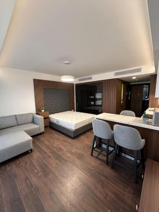 Grand Sapphire Apartment *