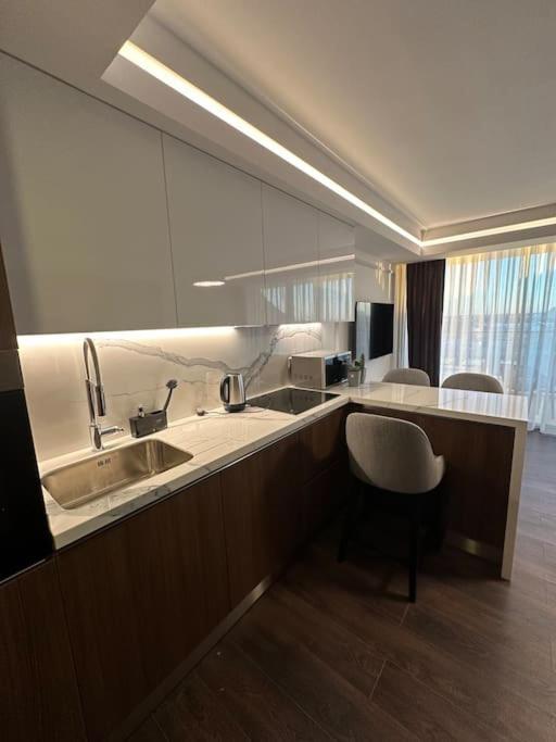 Grand Sapphire Apartment