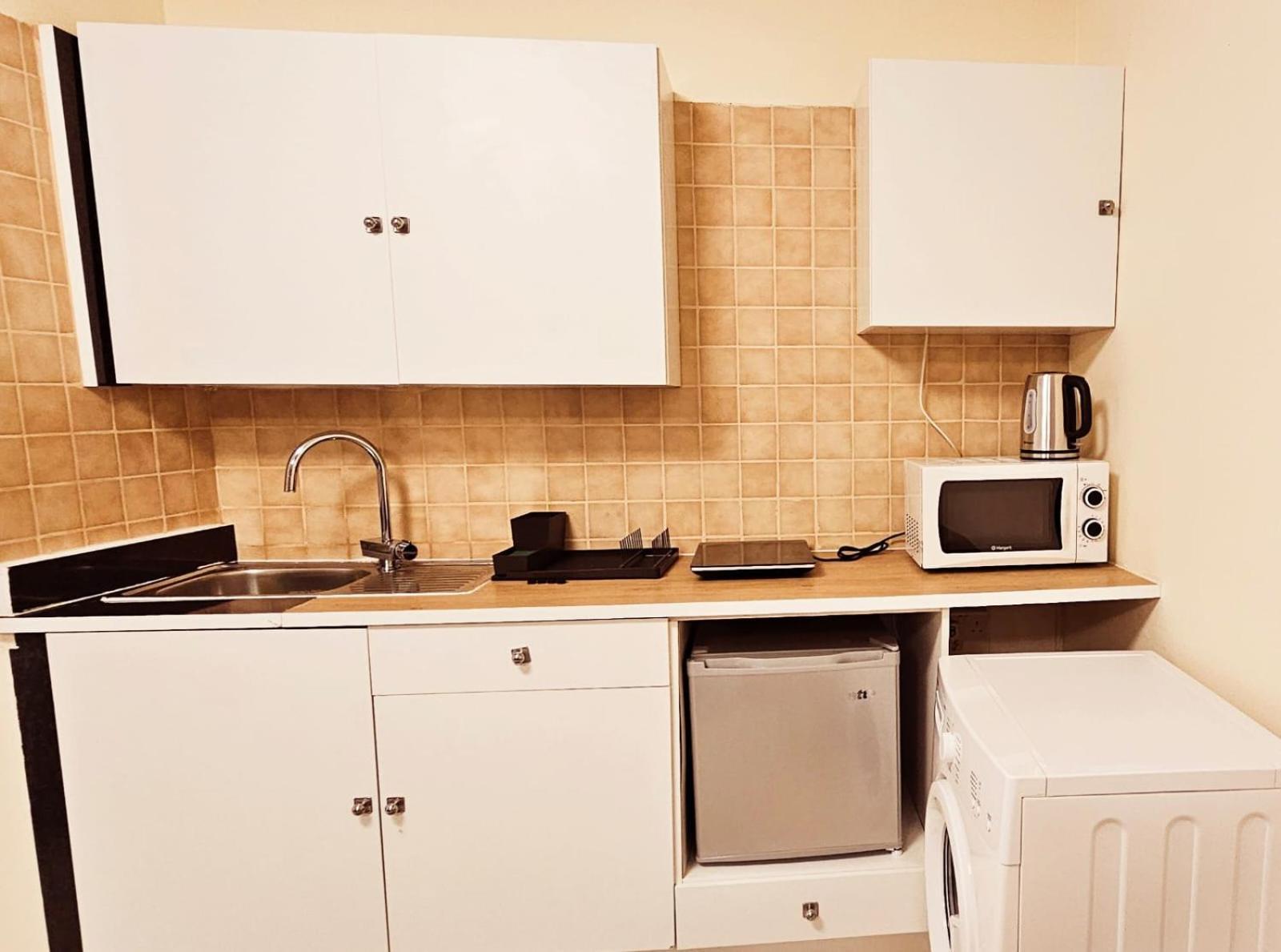 Studio Apartment *
