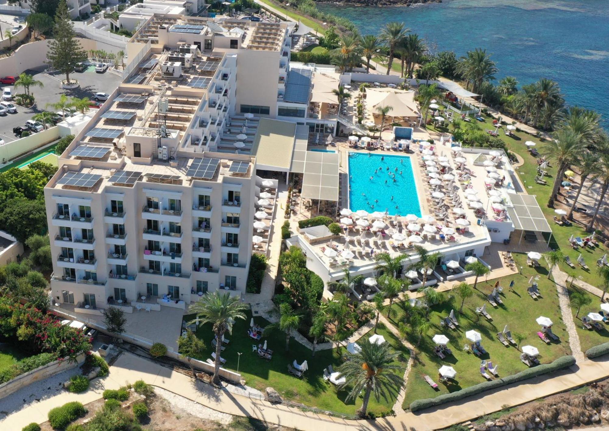 Queens Bay 4* Kissonerga
