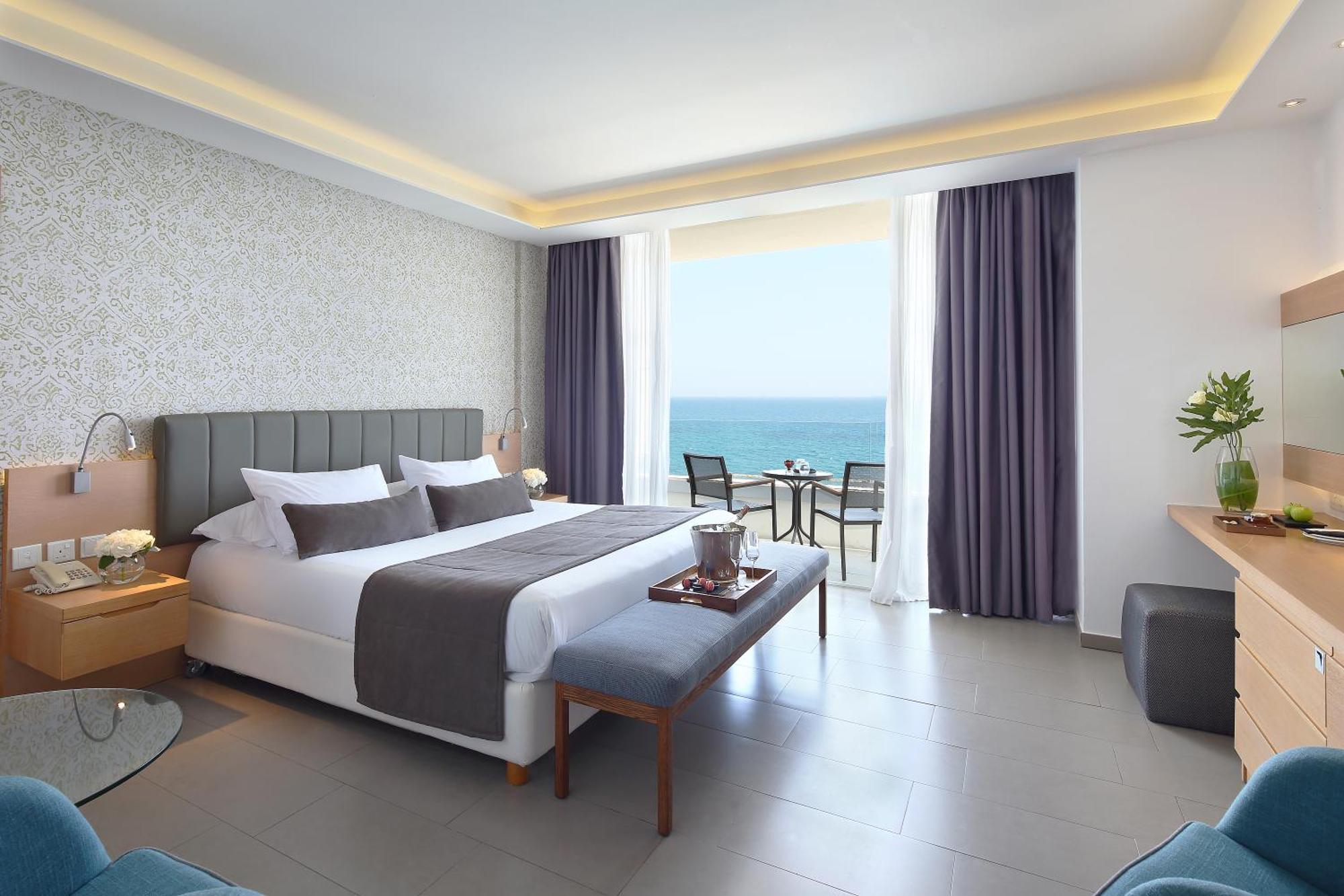 Royal Apollonia By Louis 5*