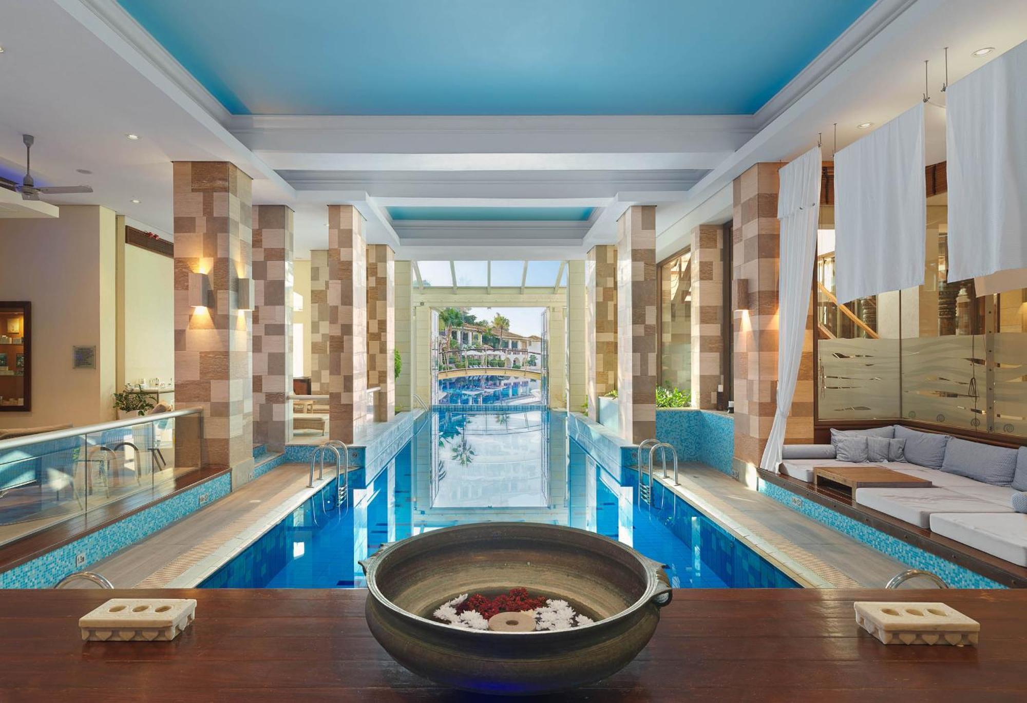 Columbia Hotel Pissouri
