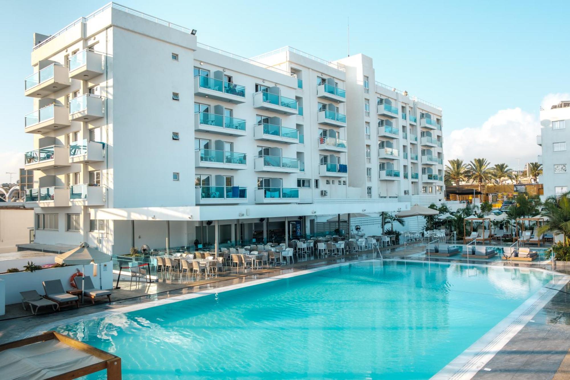 Kapetanios Bay Hotel