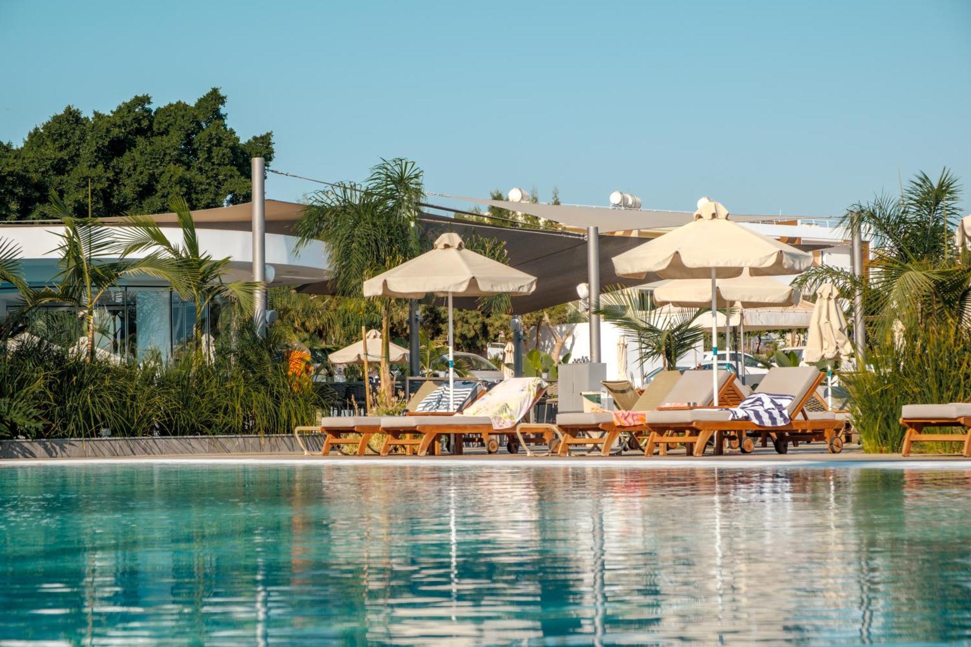 Kapetanios Bay Hotel