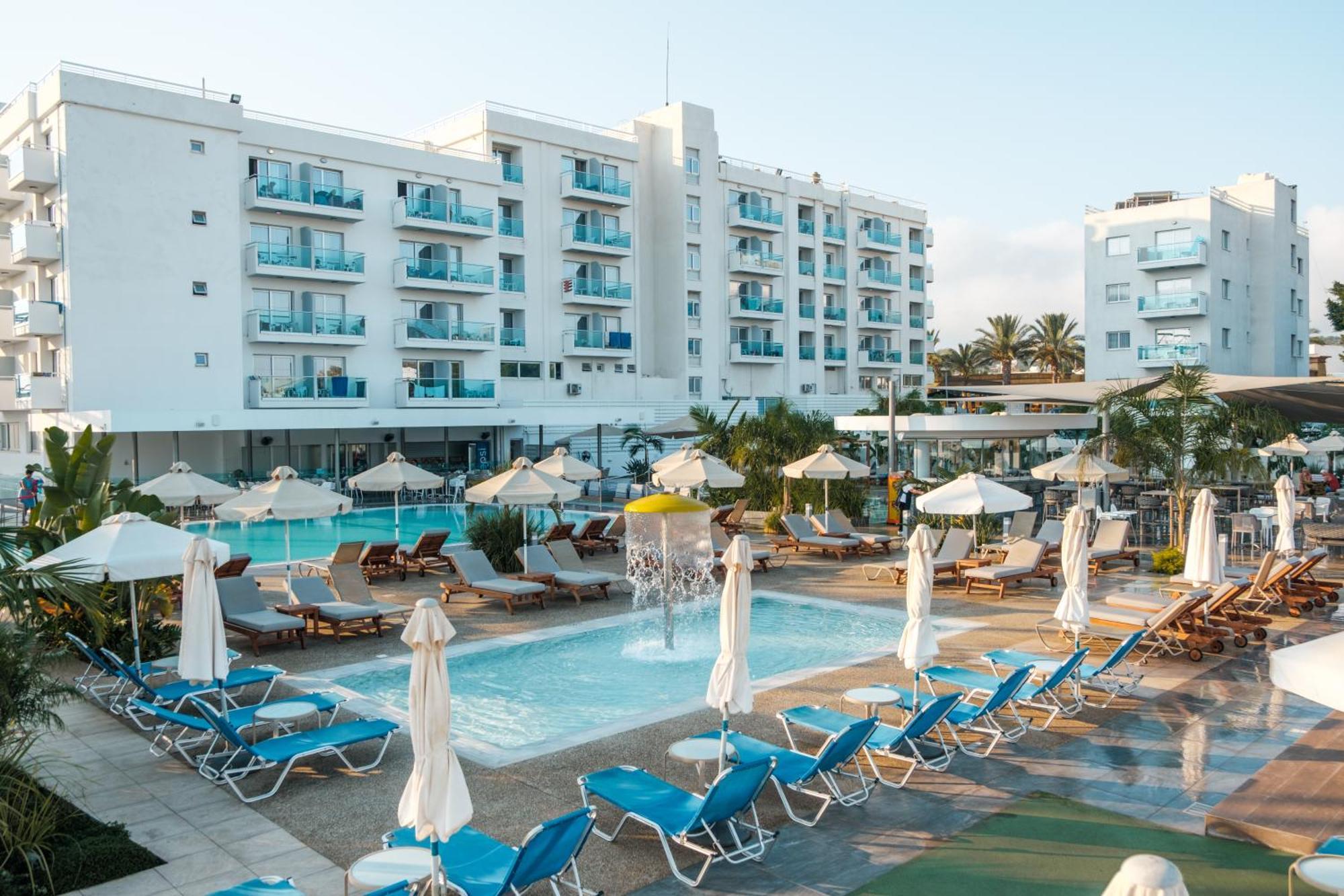 Kapetanios Bay Hotel