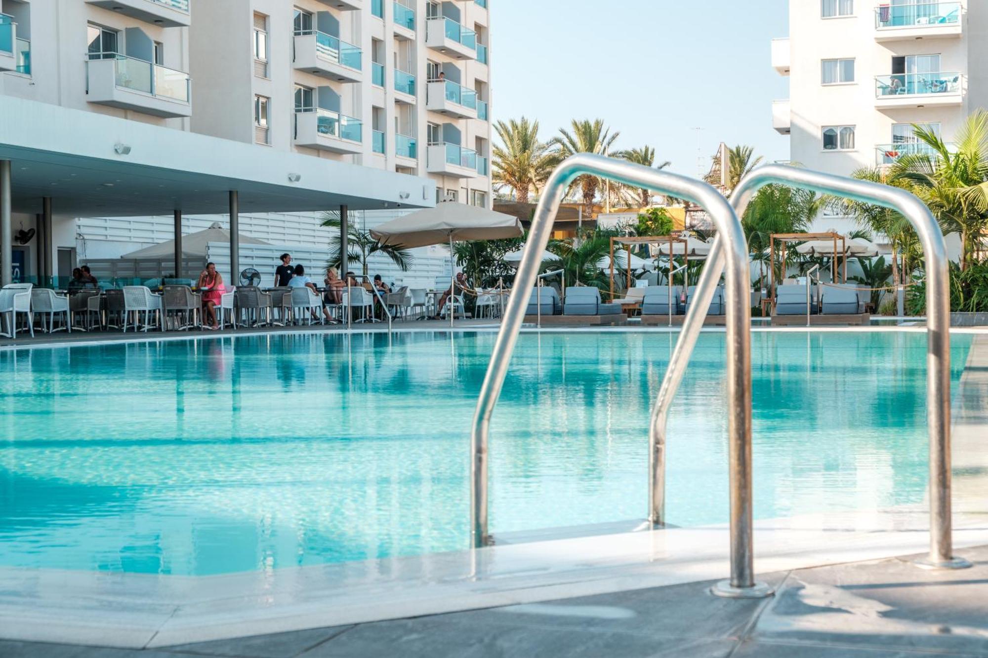 Kapetanios Bay Hotel 3*