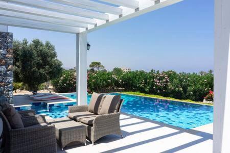 Joya Cypern Seaside Luxurious And Private Pool Villa