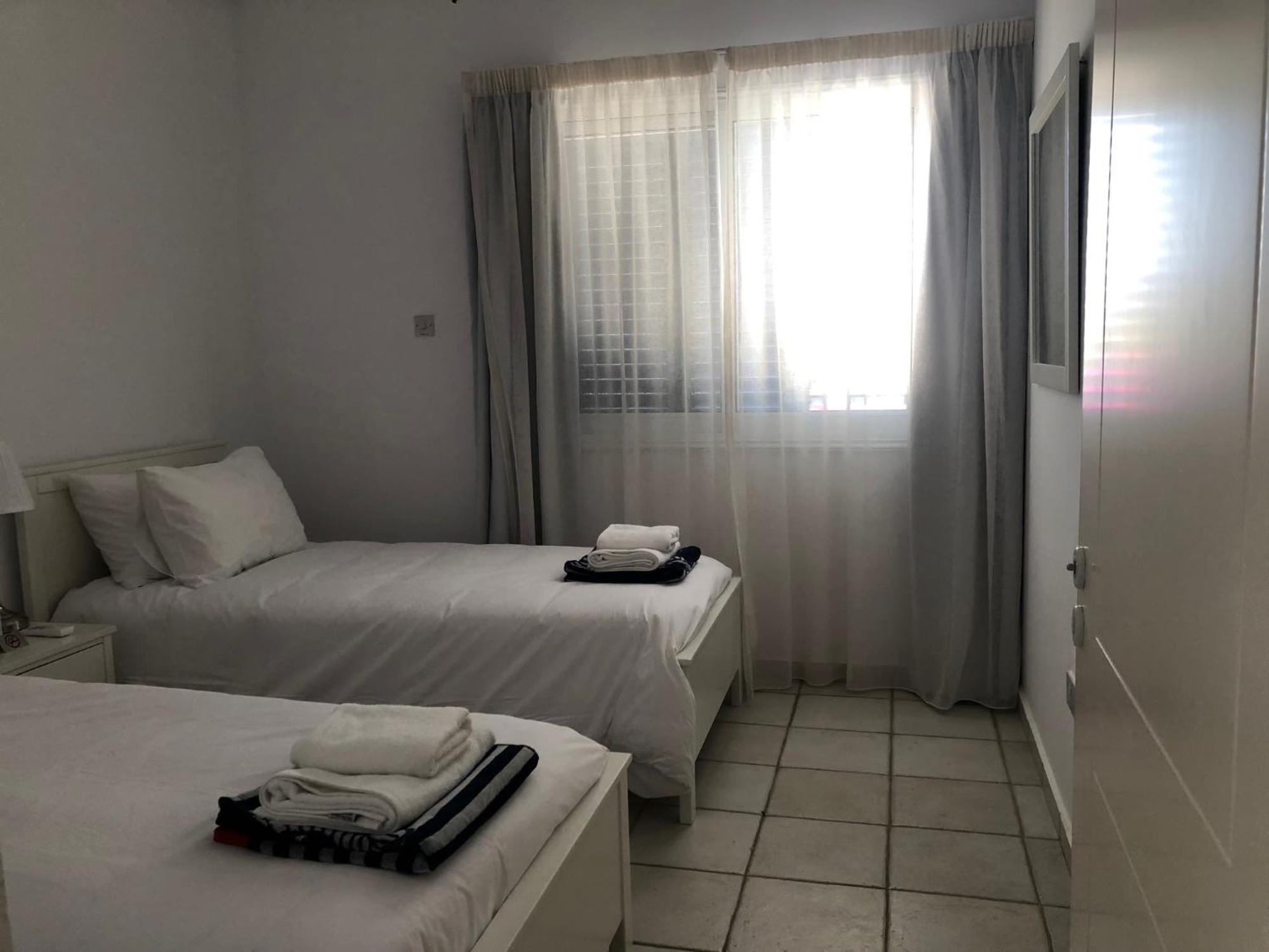 Apartment Kings Palace - Modern, Sunny 2 Bed Ground Floor With Sea Views Paphos