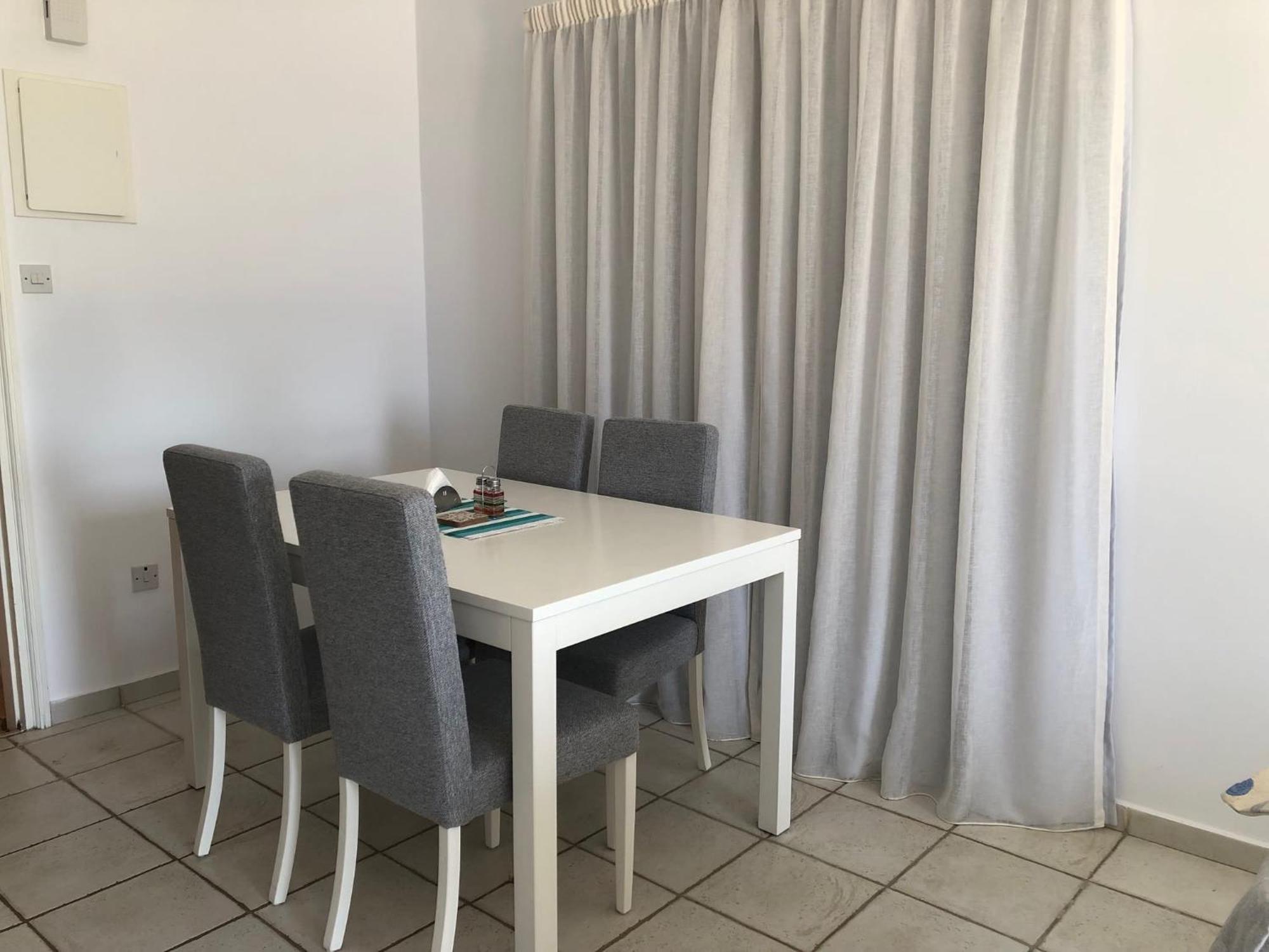 Kings Palace - Modern, Sunny 2 Bed Ground Floor With Sea Views Apartment Paphos