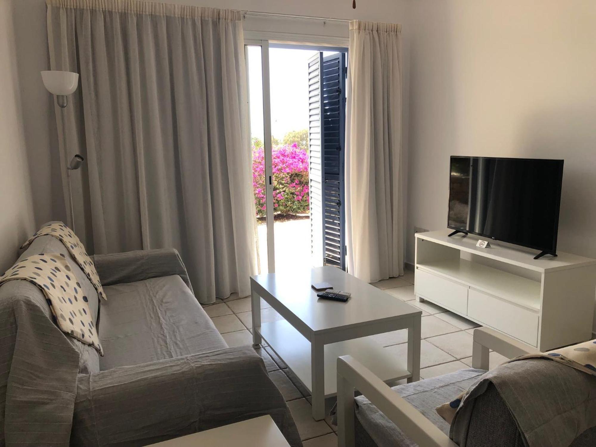 Apartment Kings Palace - Modern, Sunny 2 Bed Ground Floor With Sea Views *