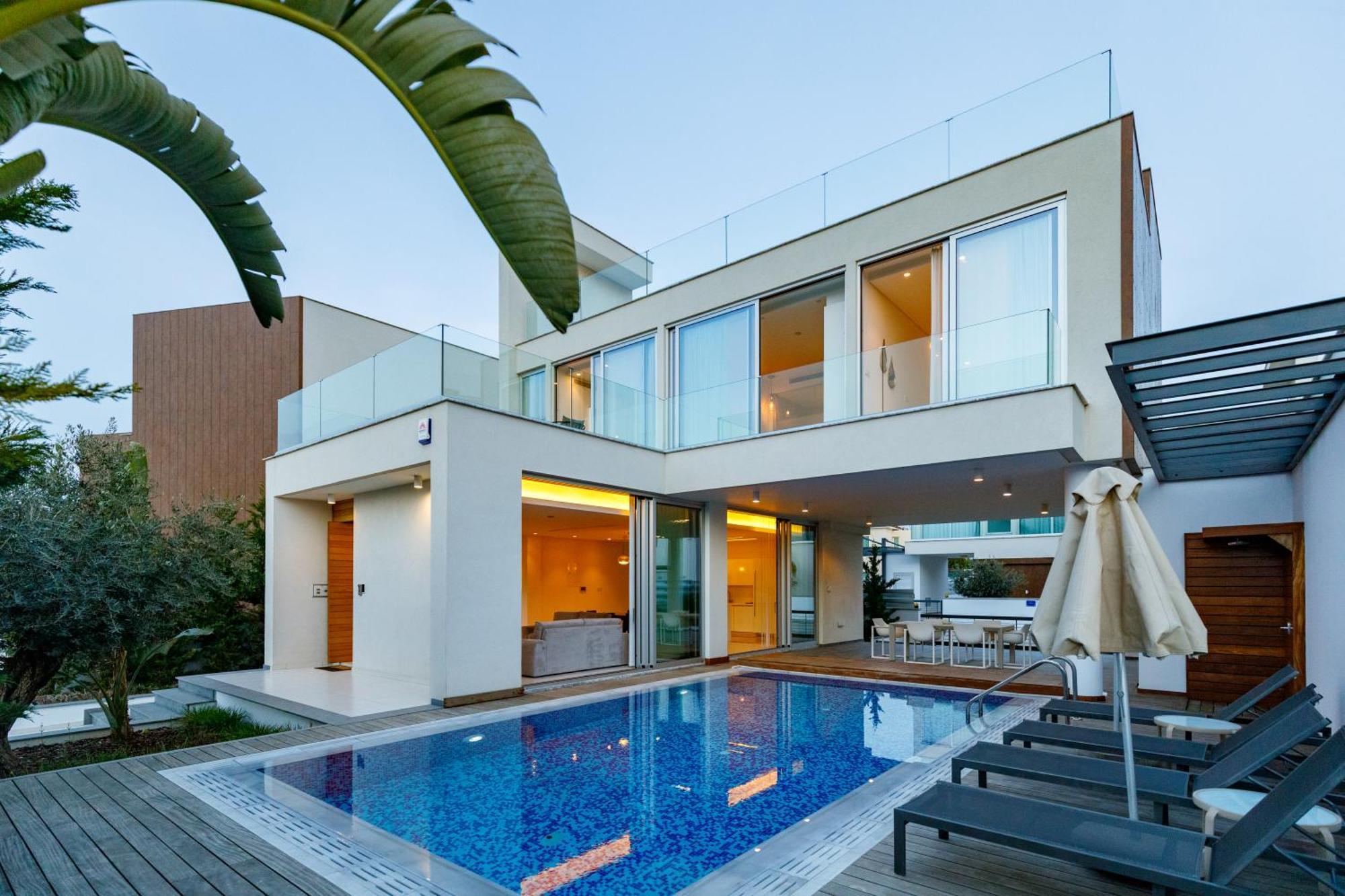 Seaview Luxury Jacuzzi & Pool! 2 Min * Protaras