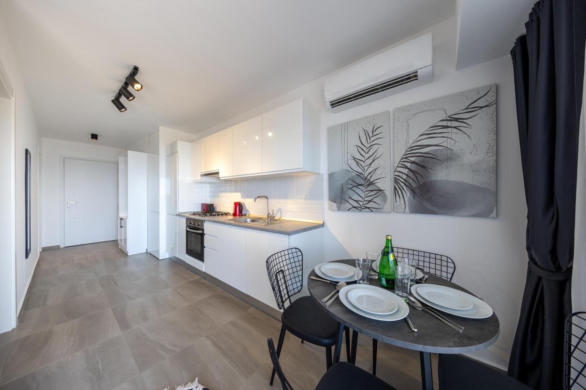 Thalassa & Retreat