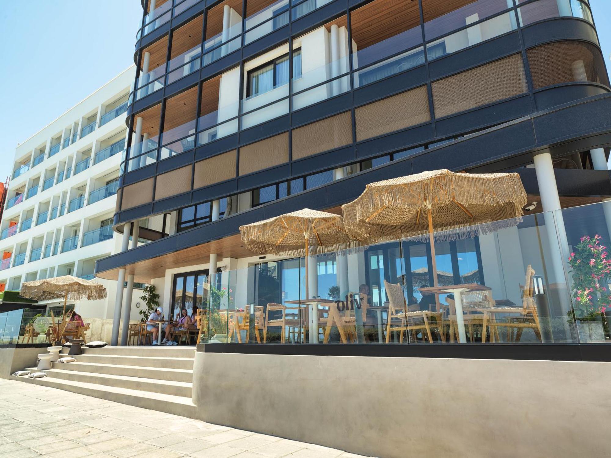 Liv Mackenzie Adults Only Aparthotel