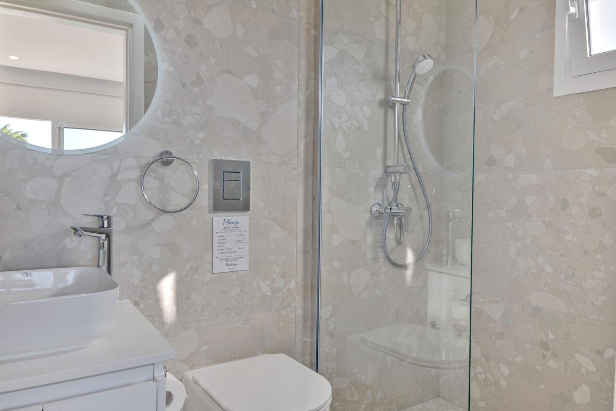 Apartment Phaedrus Living: Seaview Luxury Flat Limnaria 150 *