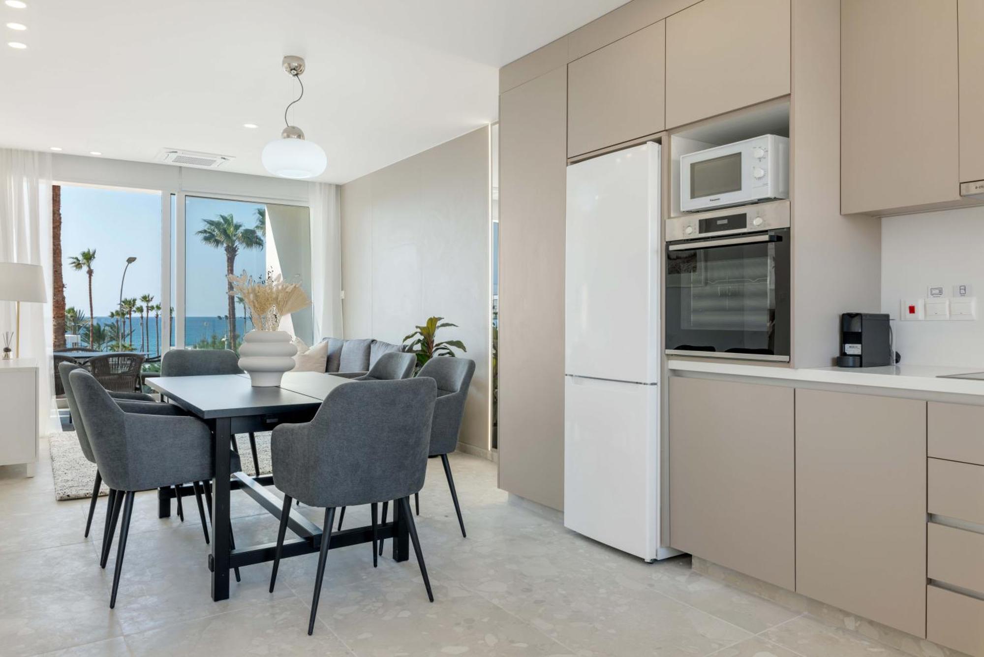 Apartment Phaedrus Living: Seaview Luxury Flat Limnaria 150 Paphos