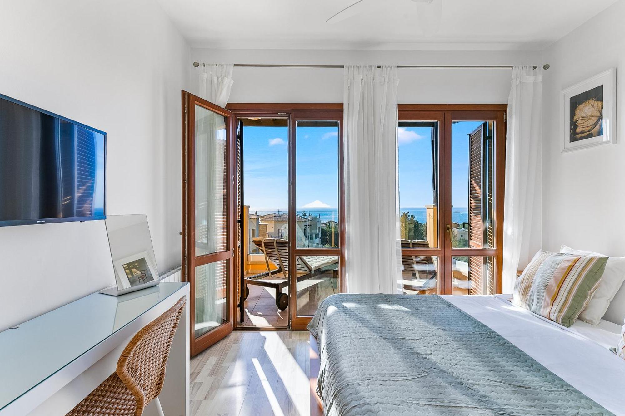 2 Bedroom Thalassa With Sea And Sunset Views, Aphrodite Hills Apartment
