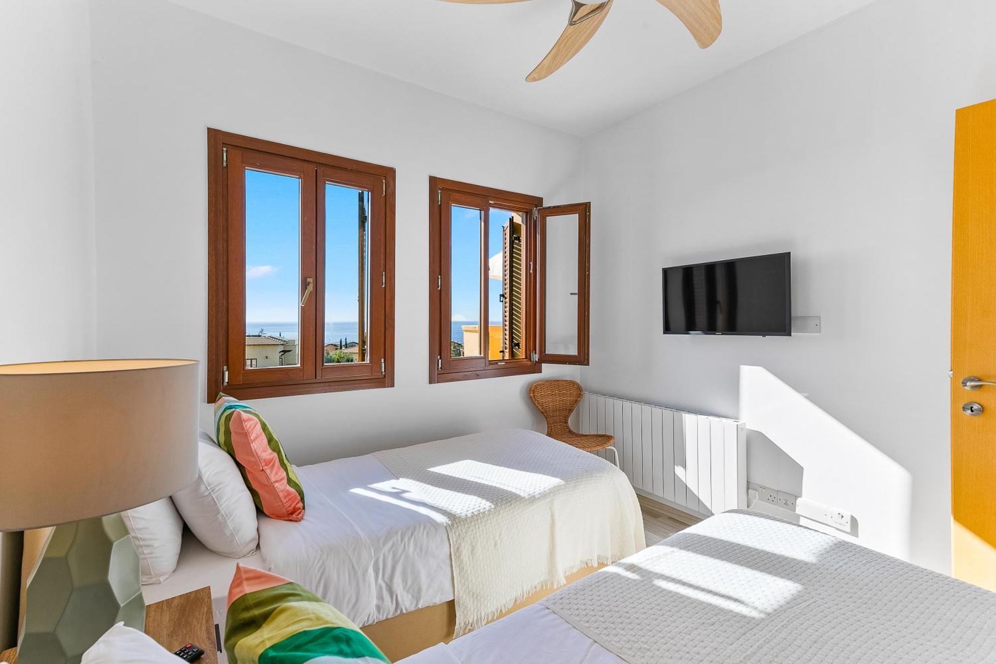 2 Bedroom Thalassa With Sea And Sunset Views, Aphrodite Hills Apartment