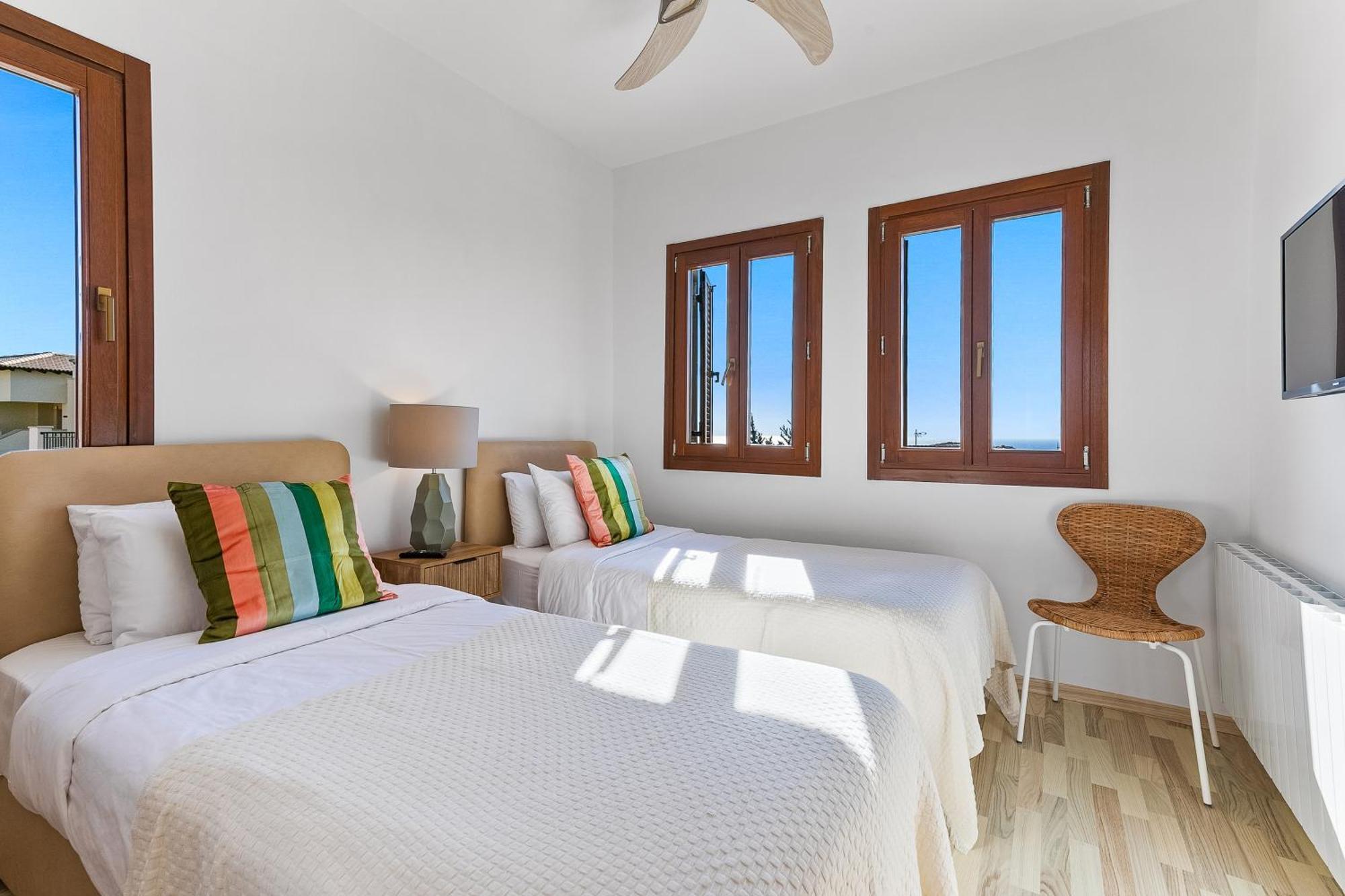 2 Bedroom Thalassa With Sea And Sunset Views, Aphrodite Hills Kouklia
