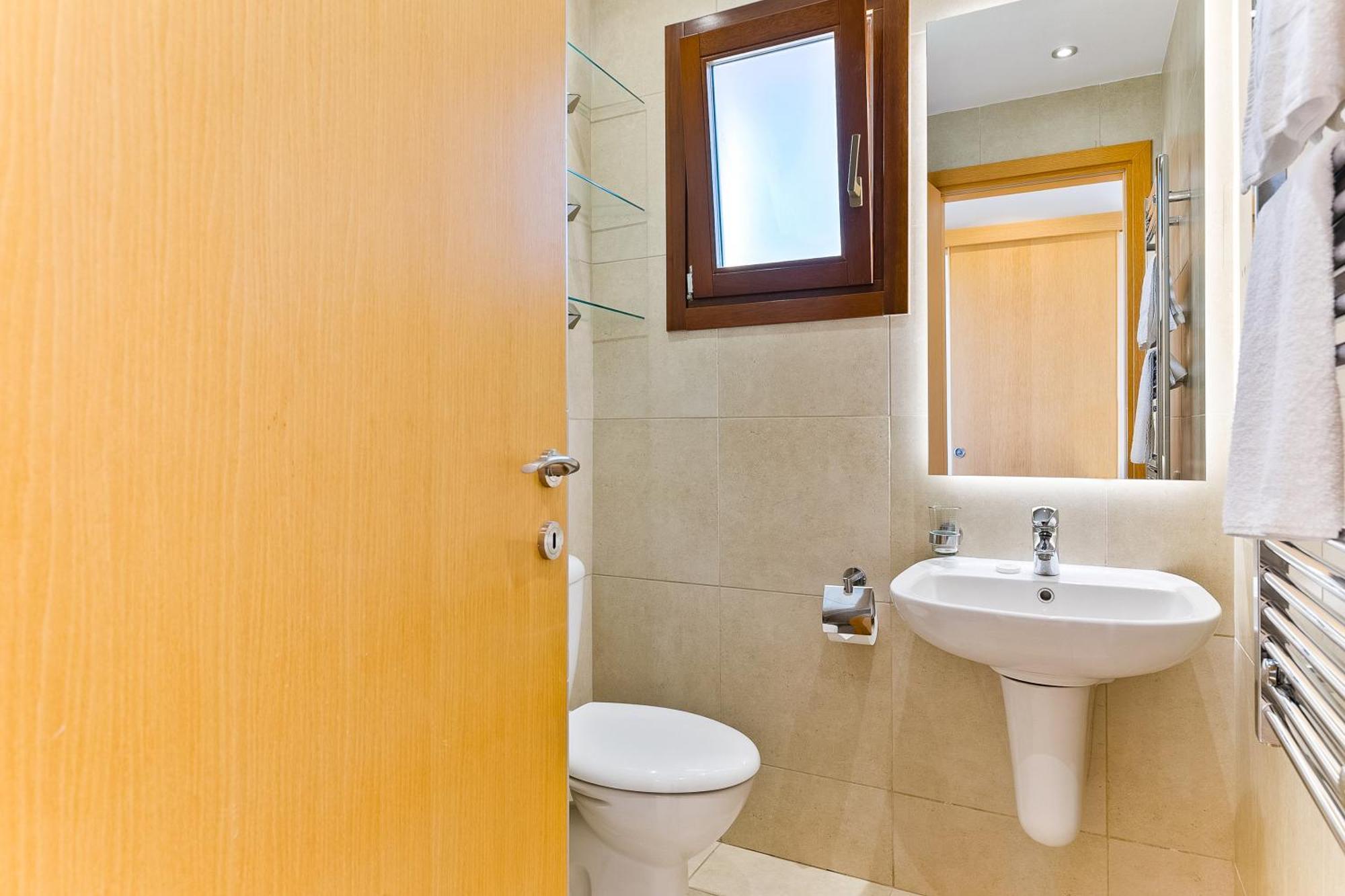 2 Bedroom Thalassa With Sea And Sunset Views, Aphrodite Hills Apartment