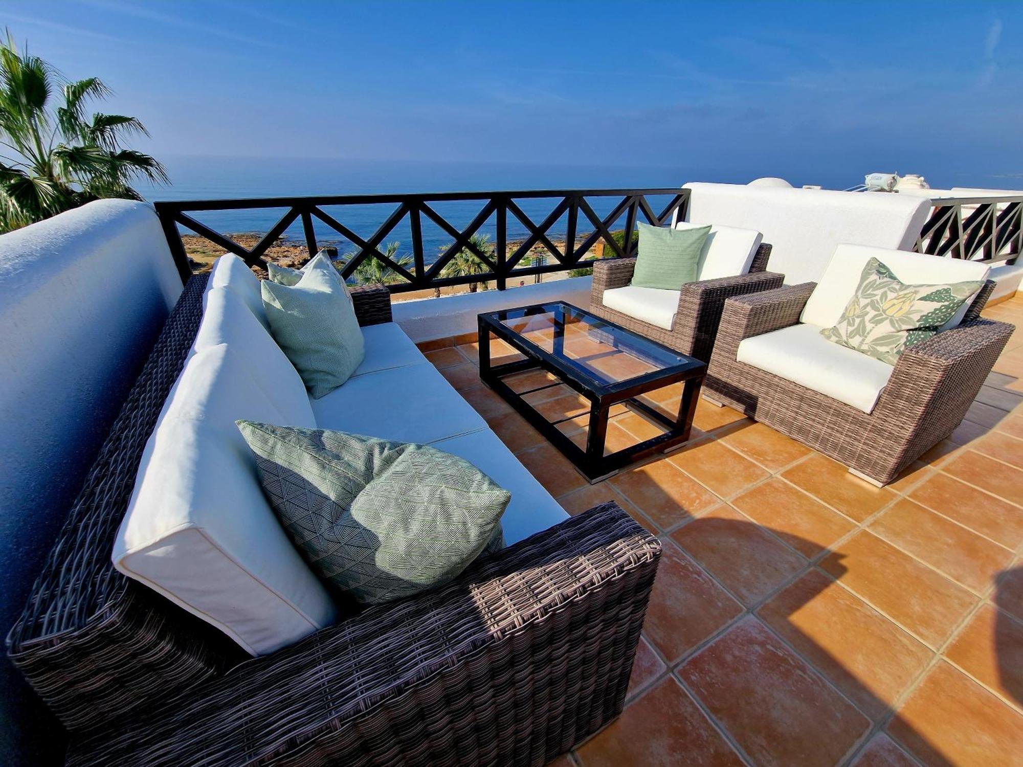 Celine Villa Klorakas