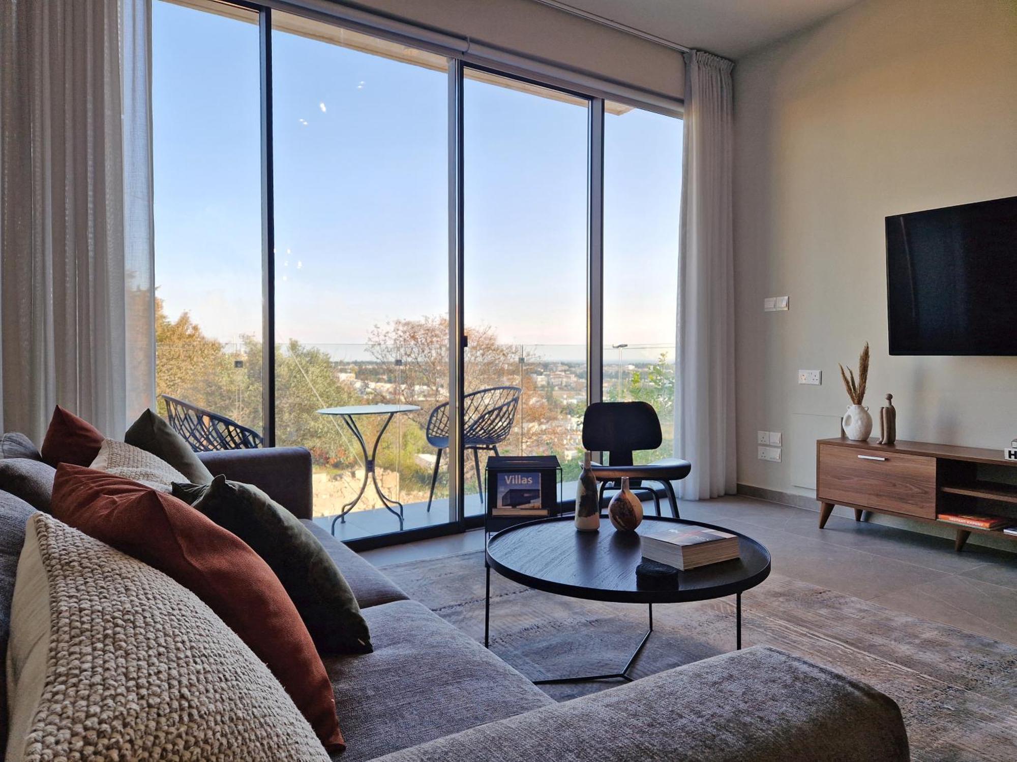 Aeon Residences - In The Heart Of Holiday home Paphos